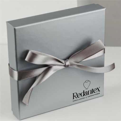 CAIXA RIGIDA 15X15CM COM FITA PERSONALIZADA VALOR UNITÁRIO P/300